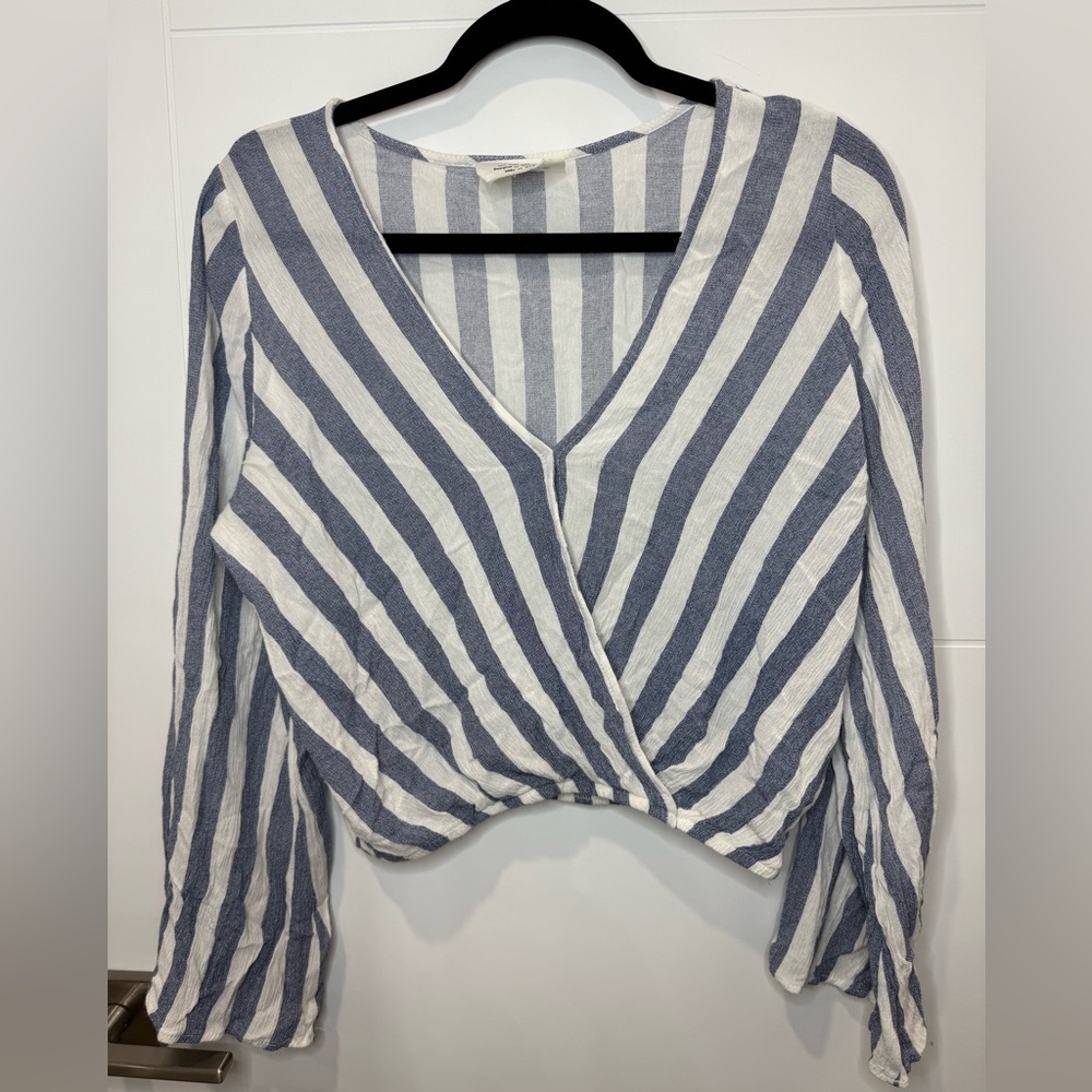 Sadie & Sage Blue‎ and White Striped Wrap Blouse size medium